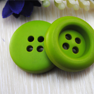 全網秒殺價供應兩眼樹脂紐扣 三角形紐扣與顏色定制引領時尚輔料新風尚